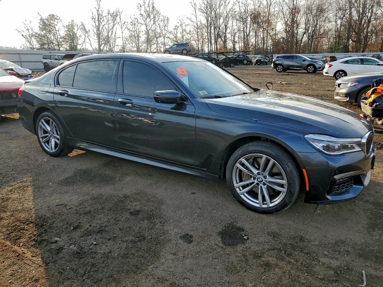 2018 BMW 750 Xi - Фото 4