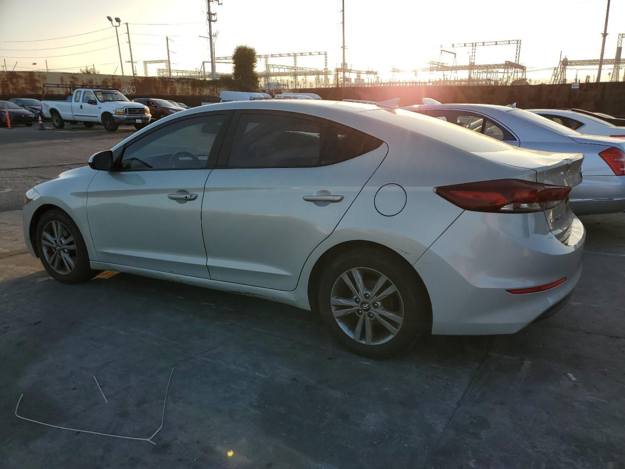 2017 Hyundai Elantra Se - Фото 2