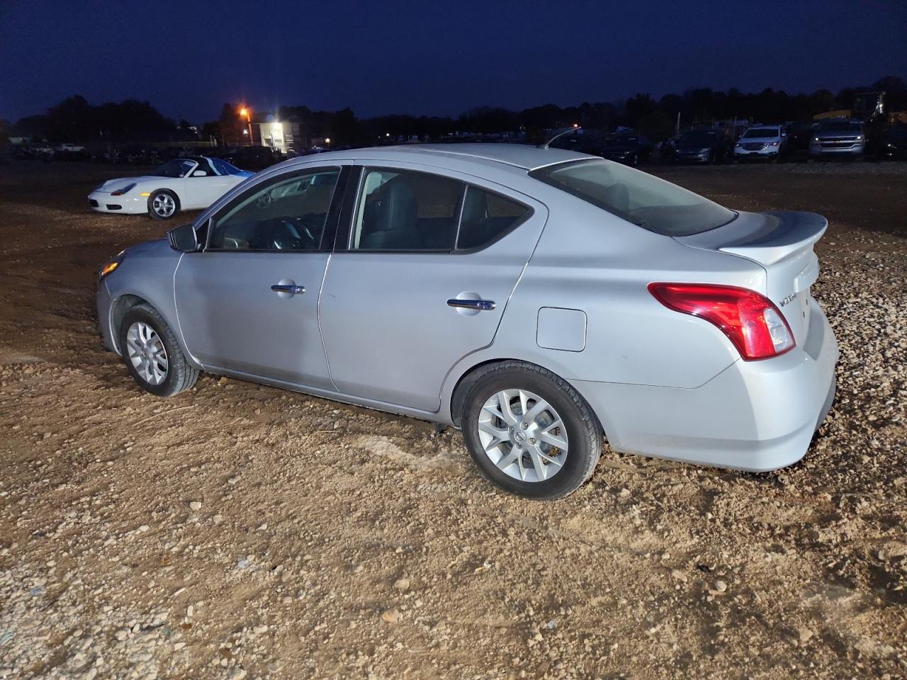 2018 Nissan Versa Sv - Фото 2