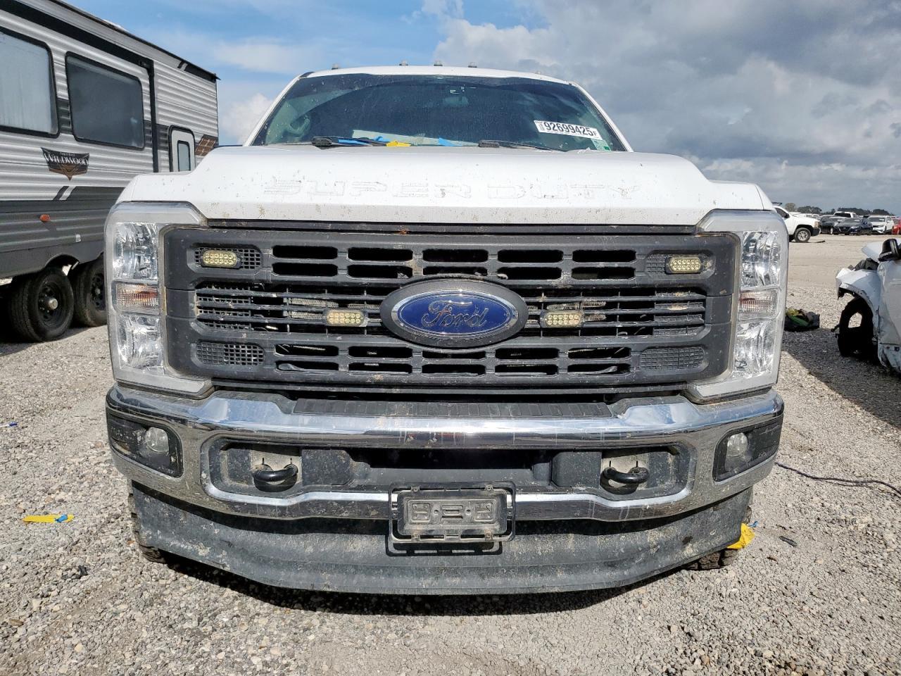 2023 Ford F250 Super Duty - Фото 5
