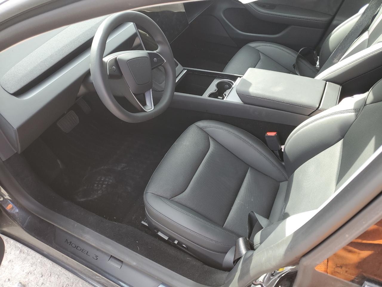 2025 Tesla Model 3 - Фото 7