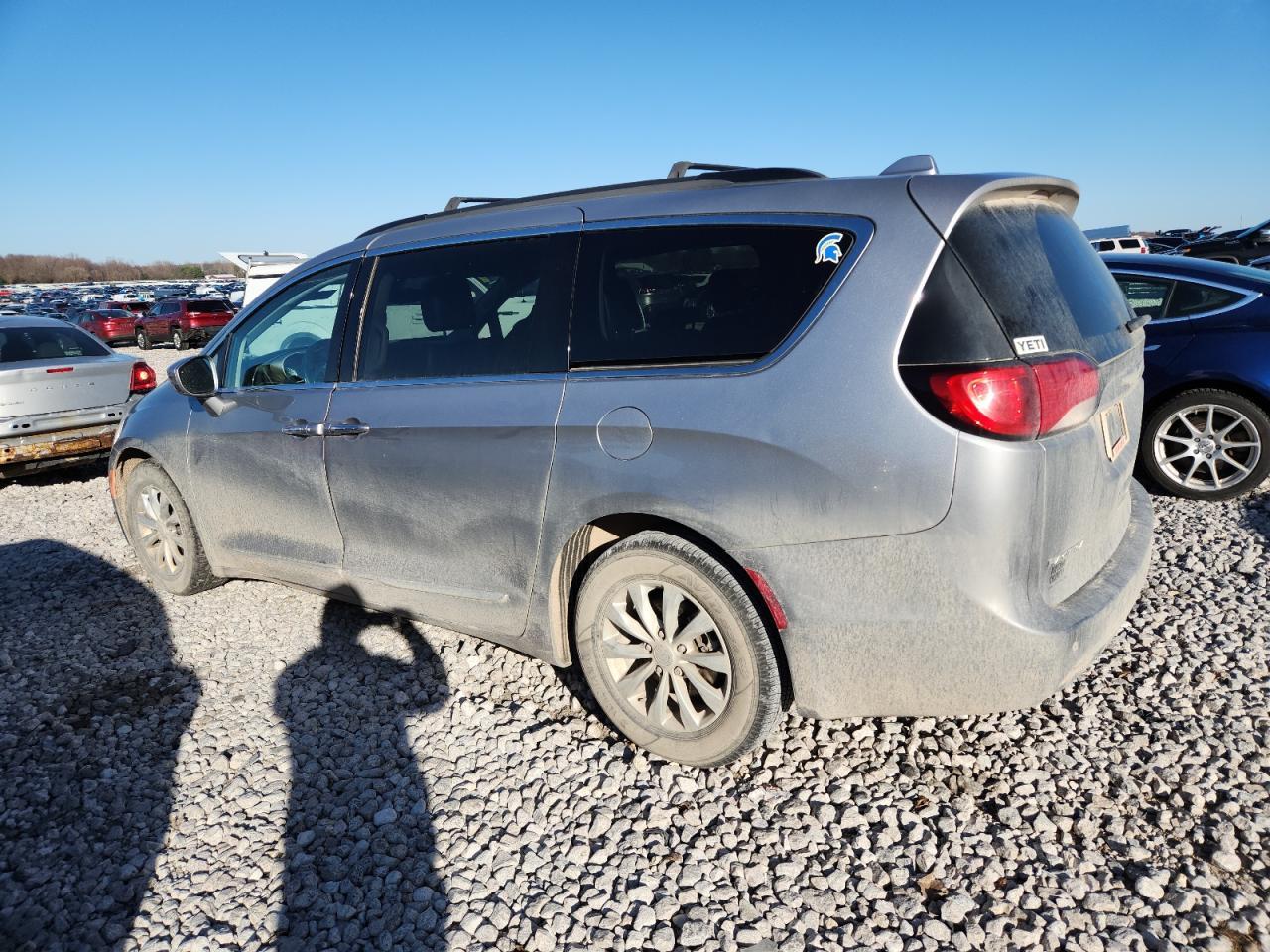 2017 Chrysler Pacifica Touring L - Image 2