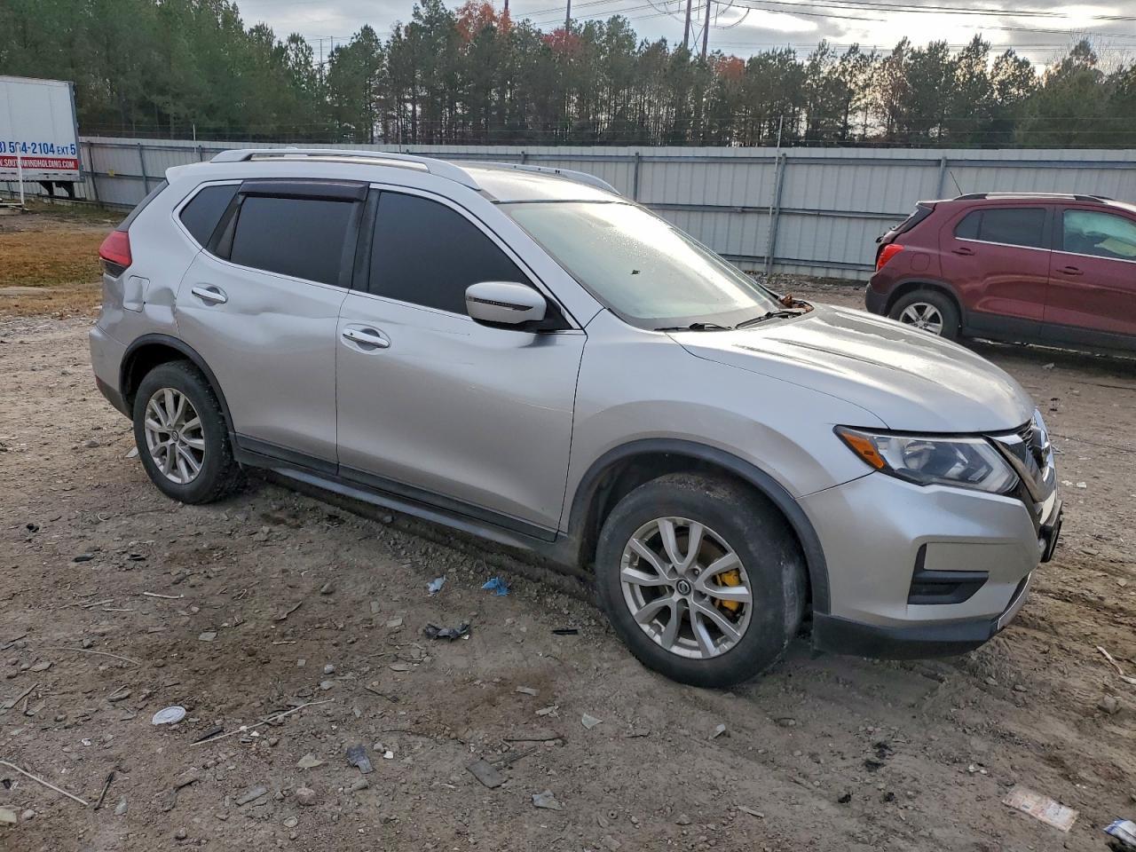 2017 Nissan Rogue S - Image 4