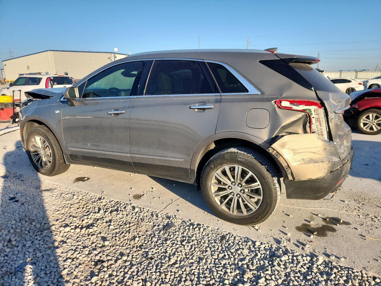 2018 Cadillac Xt5 Luxury - Image 2