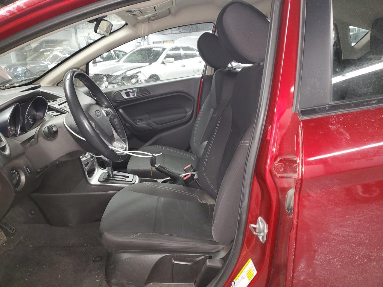 2015 Ford Fiesta Se - Фото 7