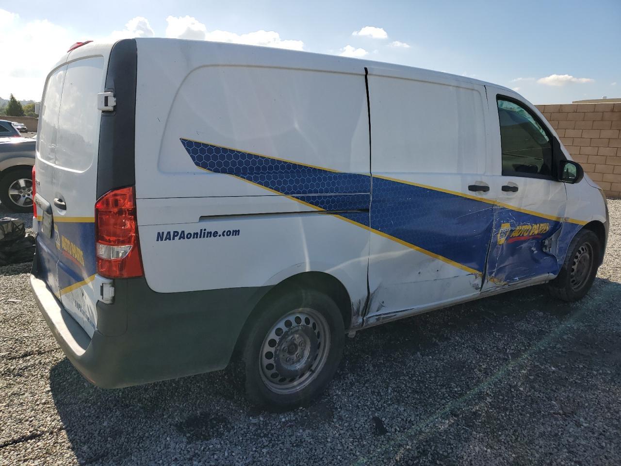 2017 Mercedes Benz Metris Delivery Van - Фото 3