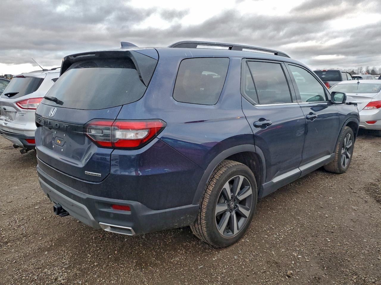 2025 Honda Pilot Touring - Image 3