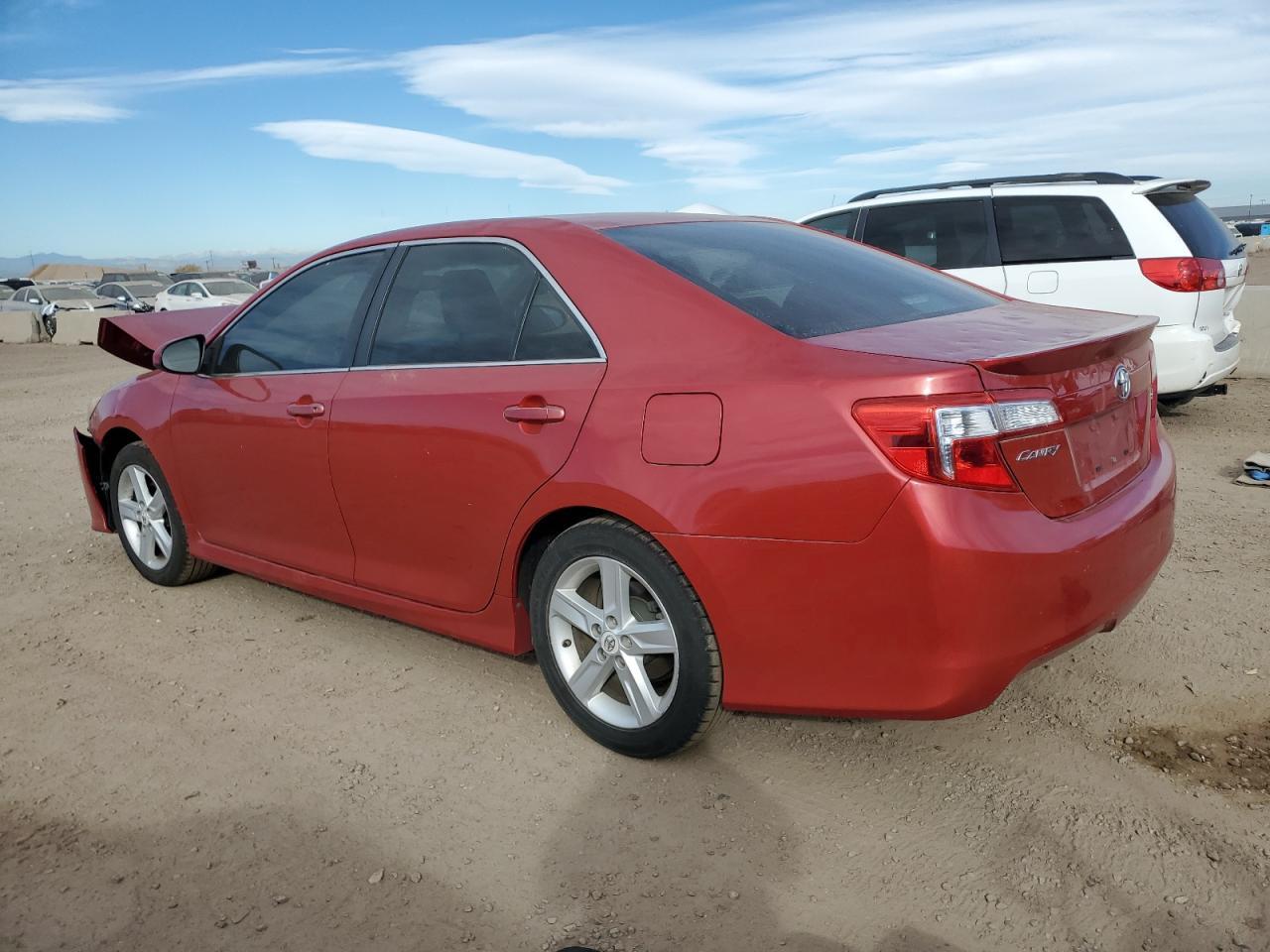 2012 Toyota Camry Base - Фото 2