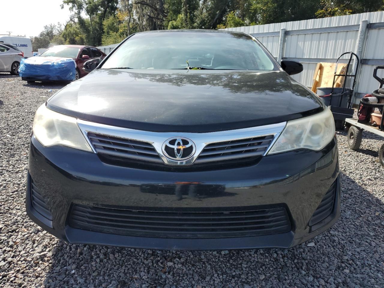 2014 Toyota Camry L - Фото 5