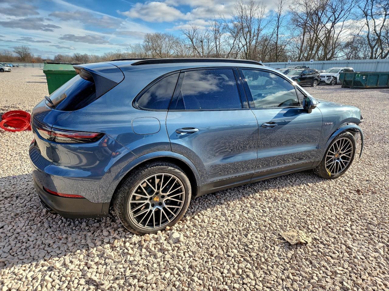 2020 Porsche Cayenne E-Hybrid - Image 3