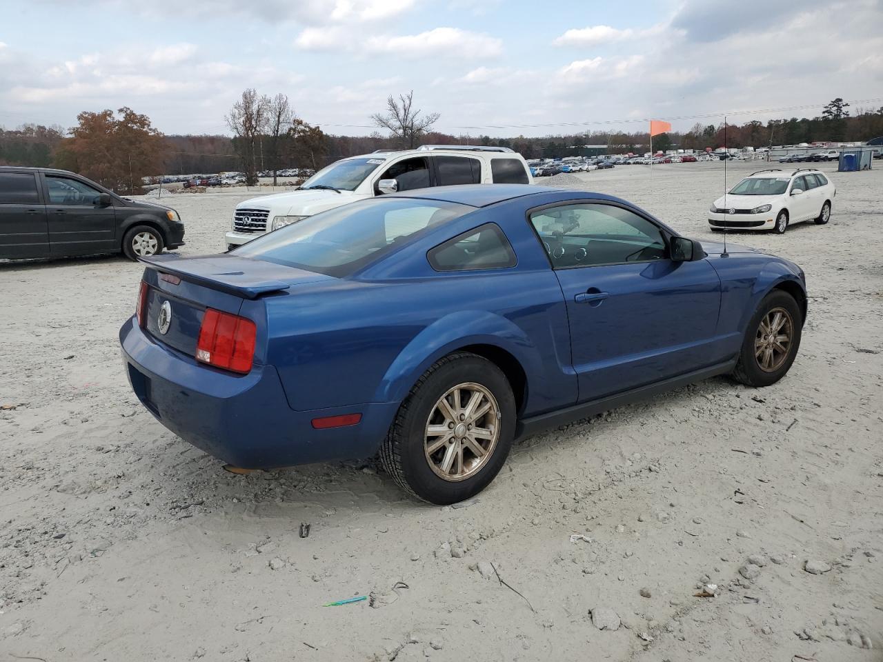 2007 Ford Mustang - Image 3