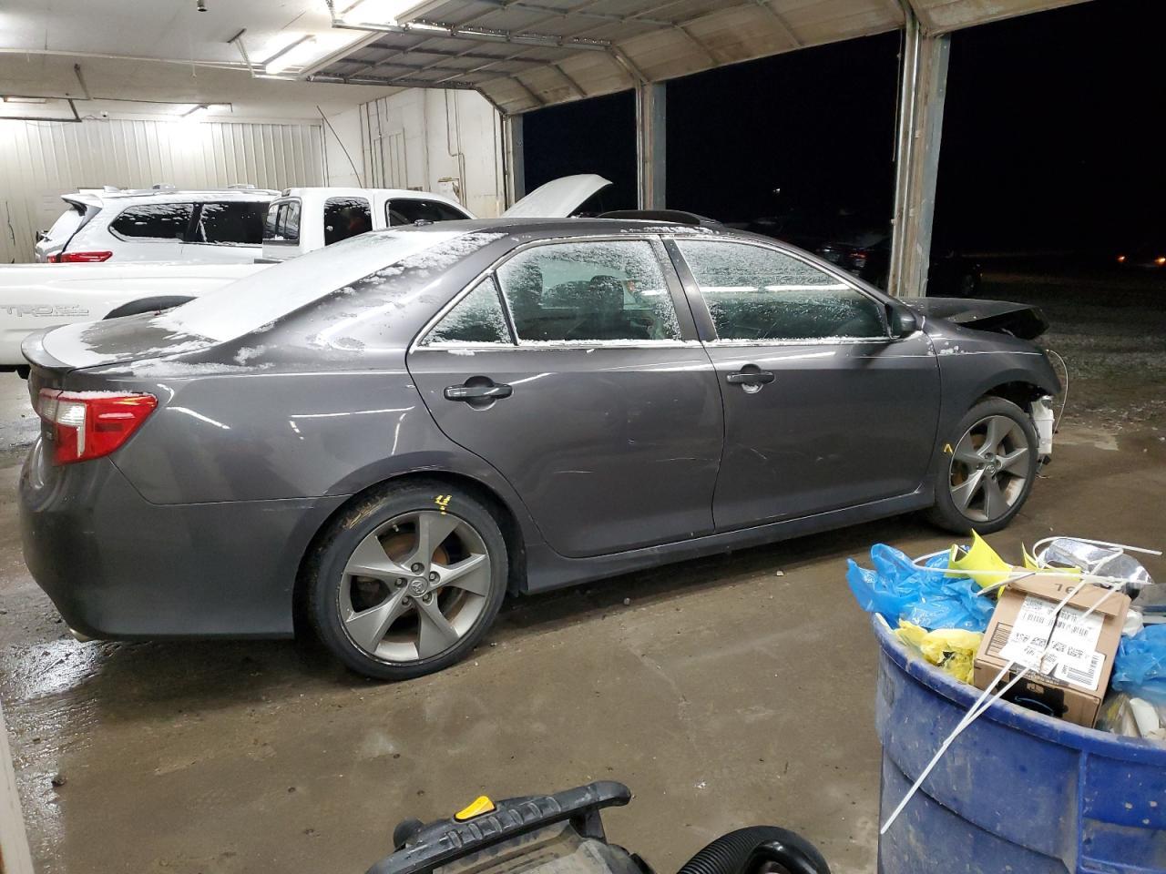 2014 Toyota Camry L - Фото 3