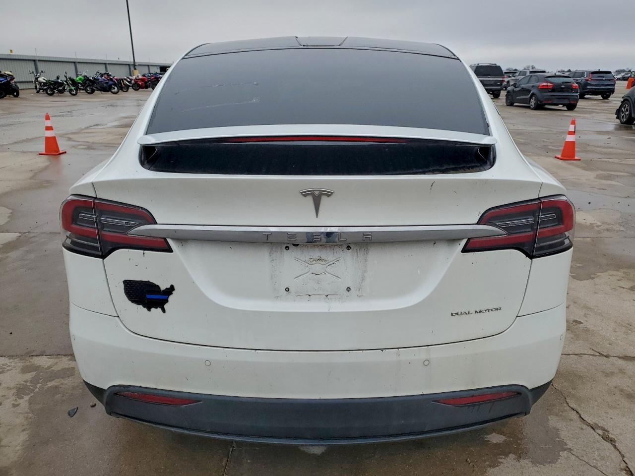 2020 Tesla Model X - Фото 6