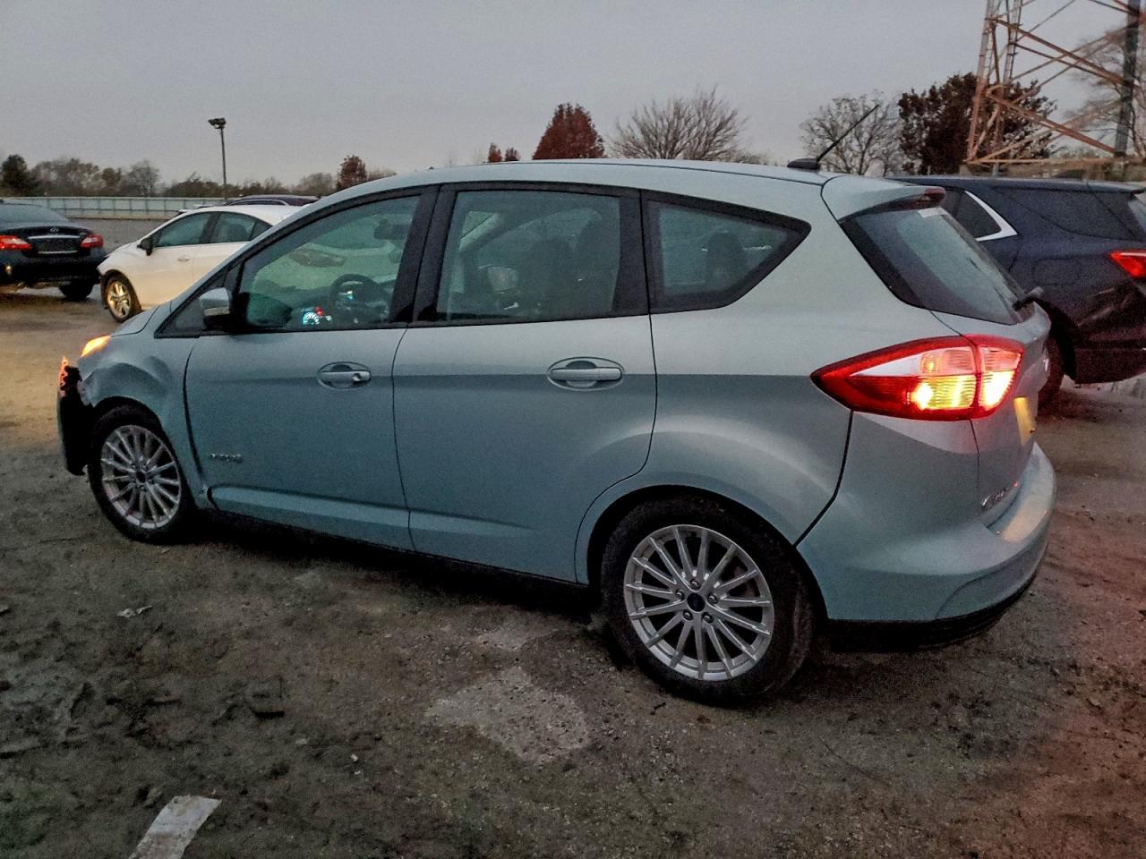 2014 Ford C-Max Se - Image 2