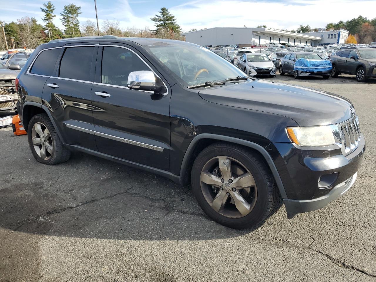 2011 Jeep Grand Cherokee Overland - Image 4