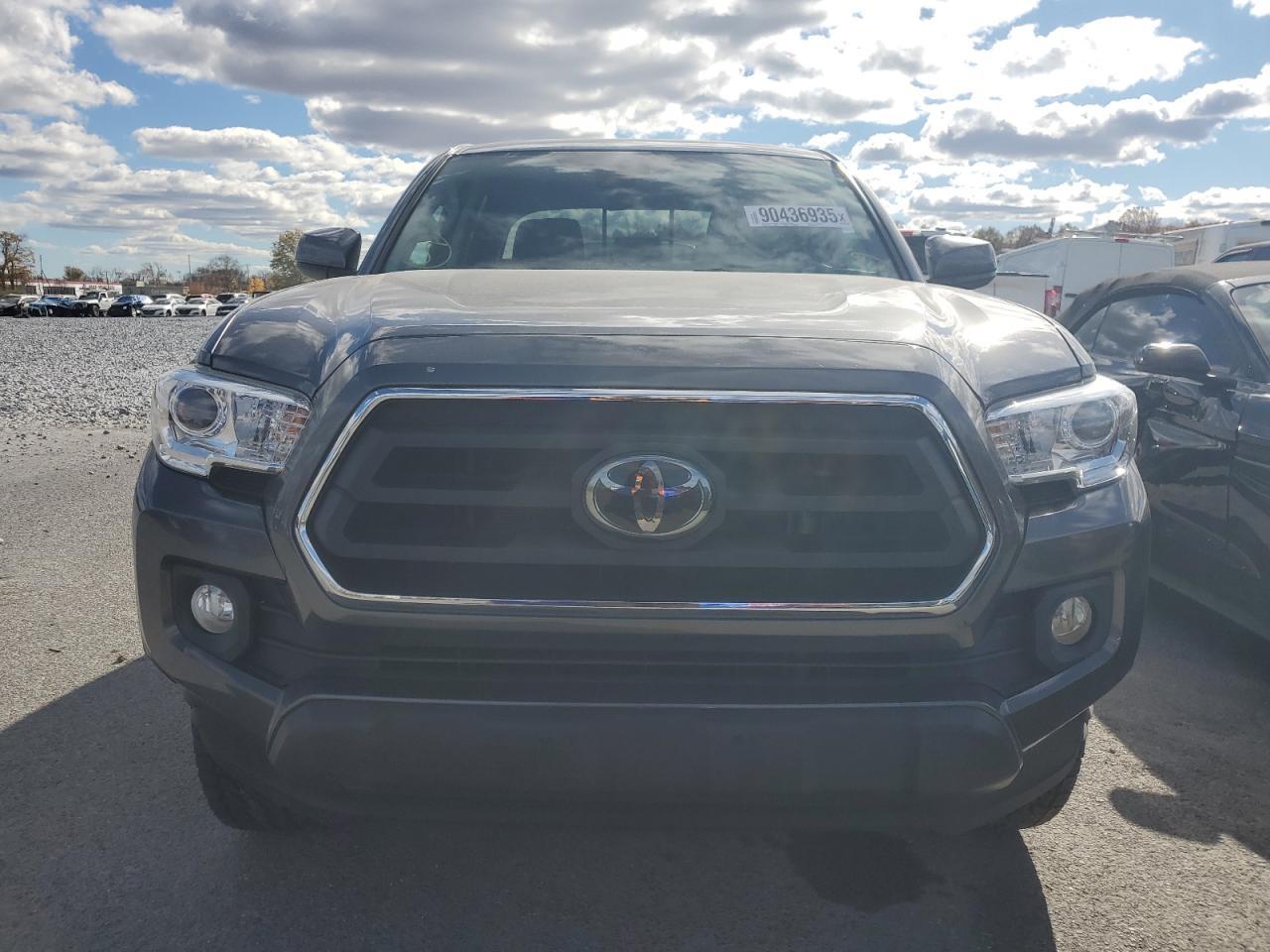 2021 Toyota Tacoma Double Cab - Image 5