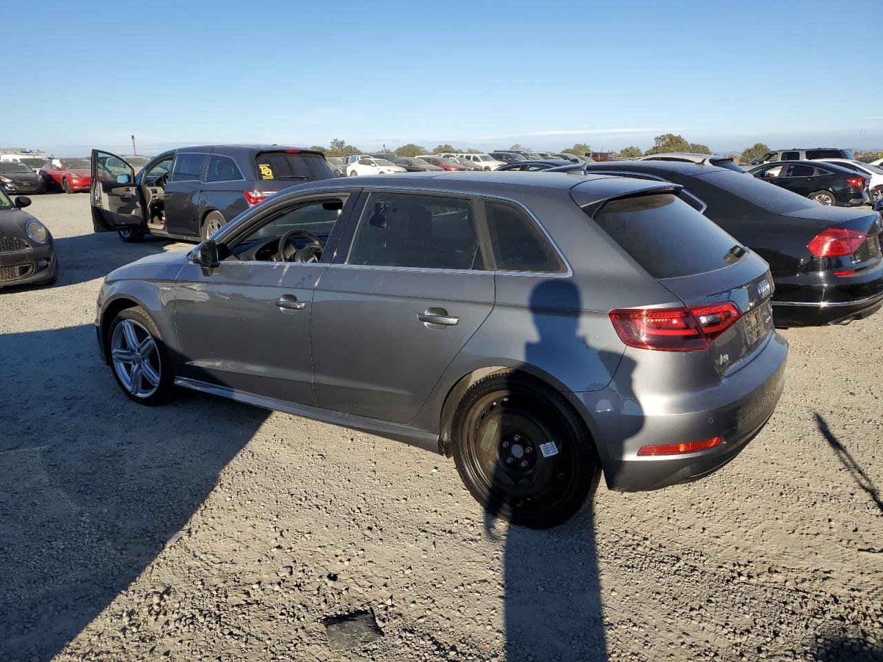 2016 Audi A3 E-Tron Premium Plus - Фото 2