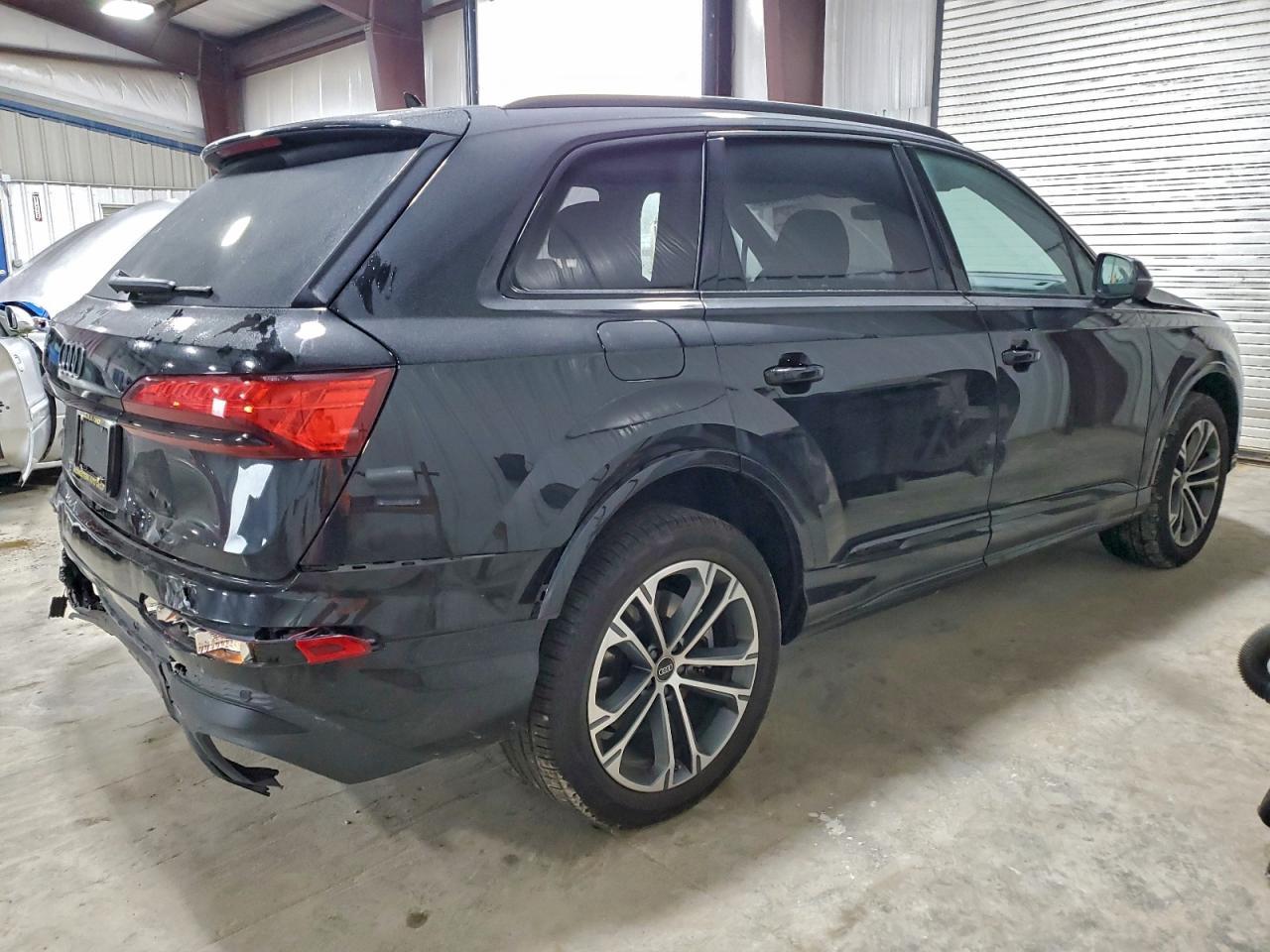 2025 Audi Q7 Premium Plus - Image 3