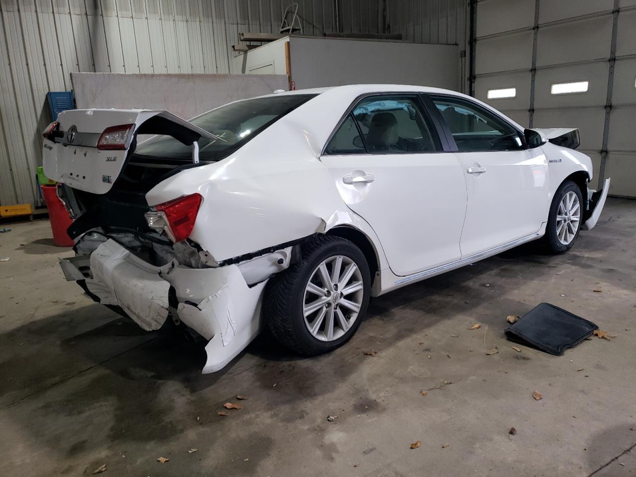 2012 Toyota Camry Hybrid - Фото 3