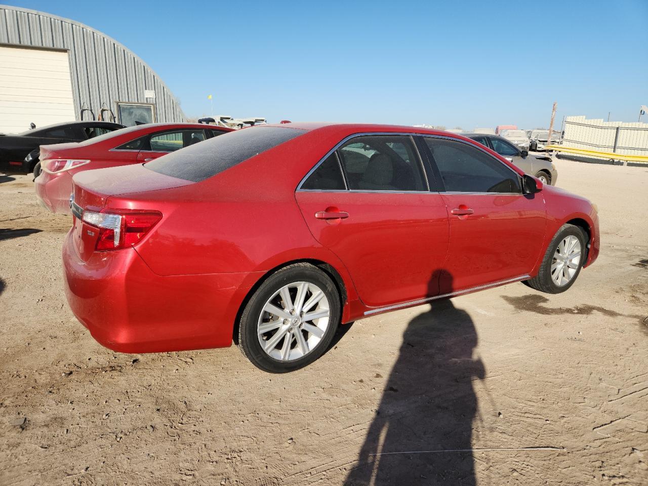 2014 Toyota Camry - Фото 3
