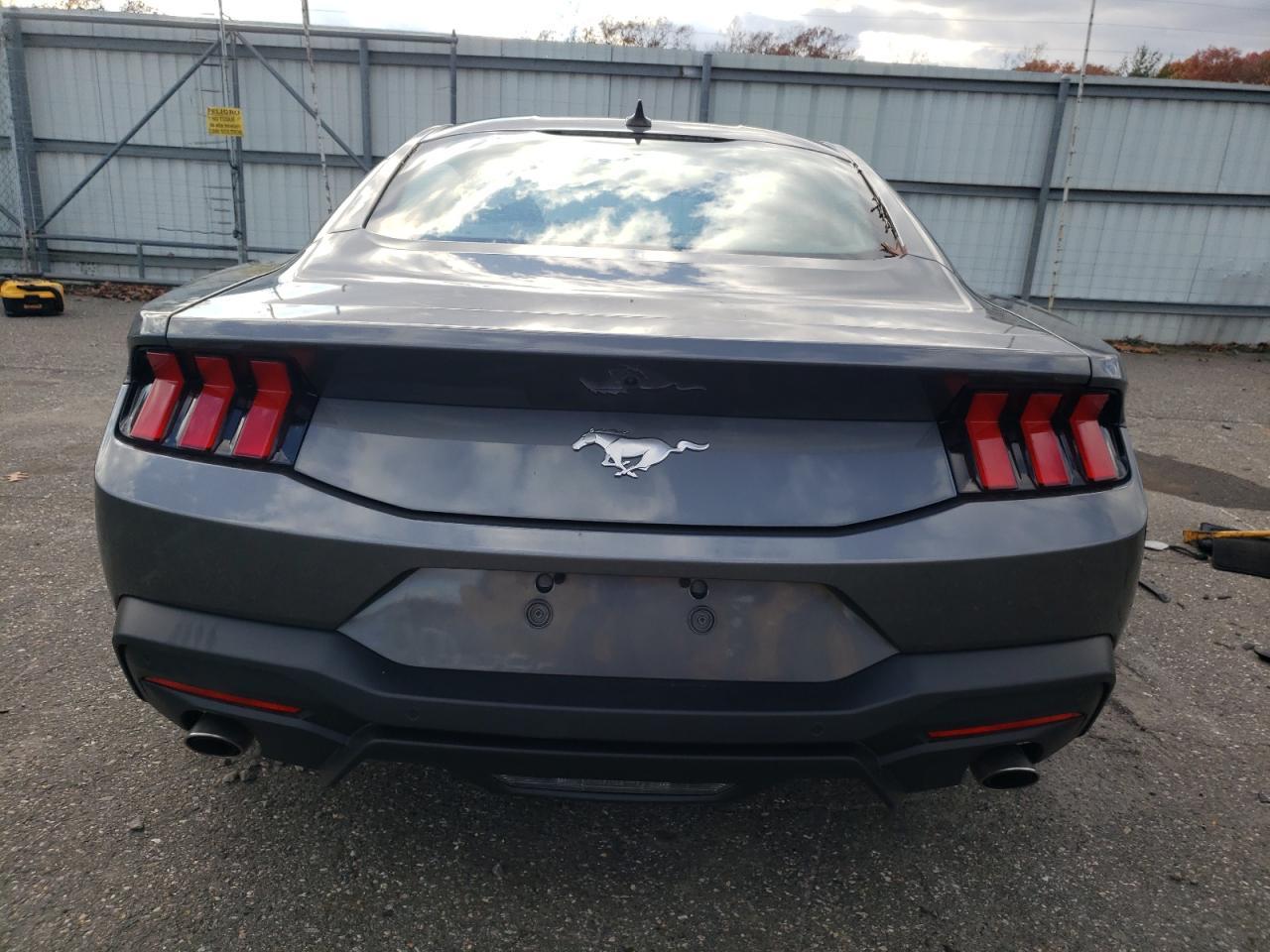 2025 Ford Mustang - Image 6