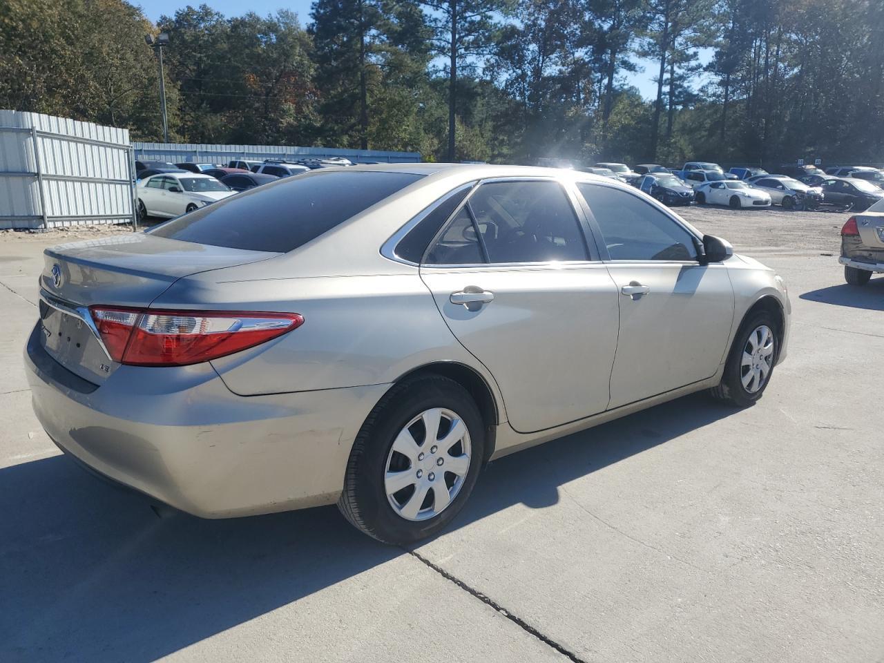 2017 Toyota Camry Le - Фото 3