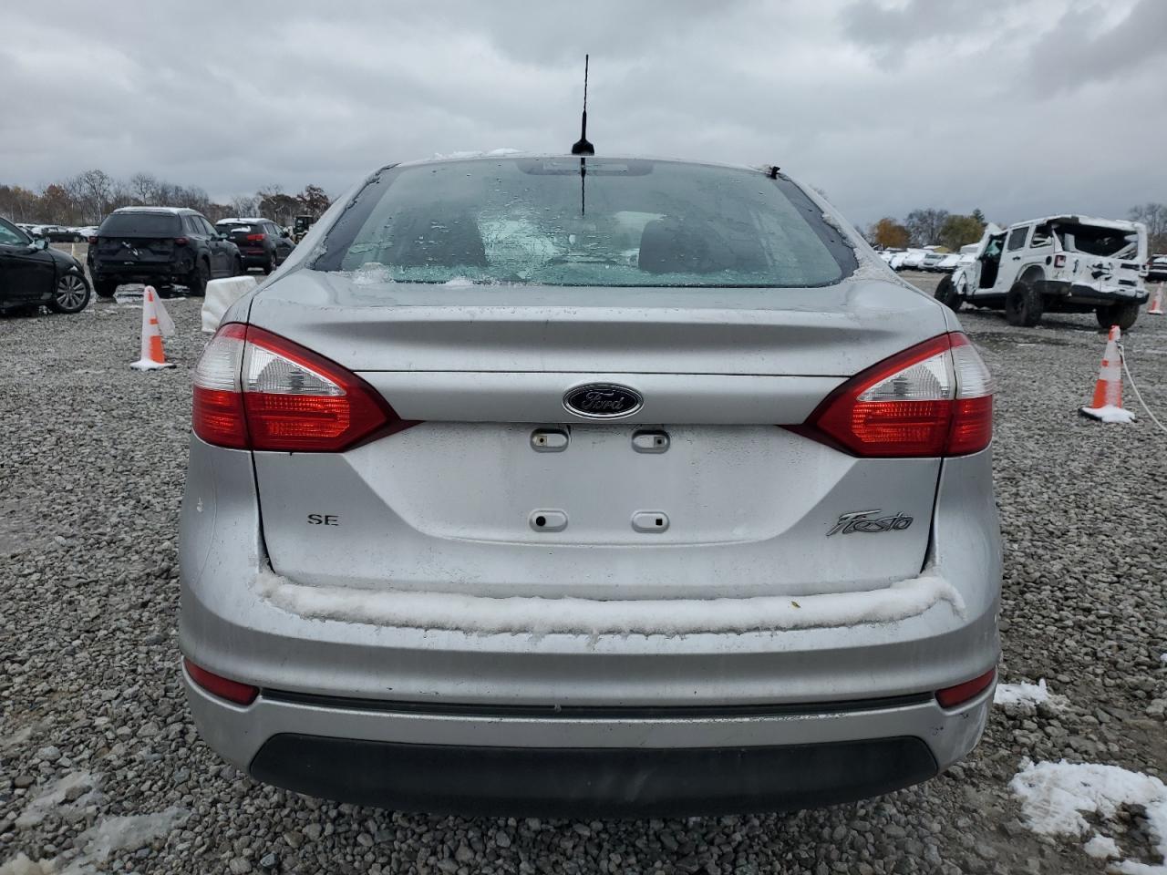 2017 Ford Fiesta Se - Фото 6