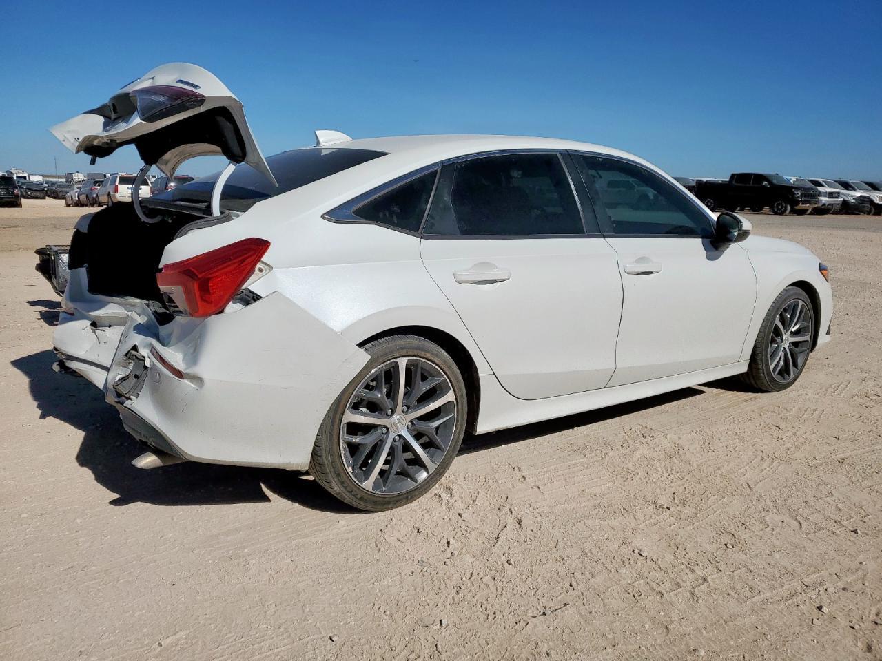 2023 Honda Civic Touring - Image 3
