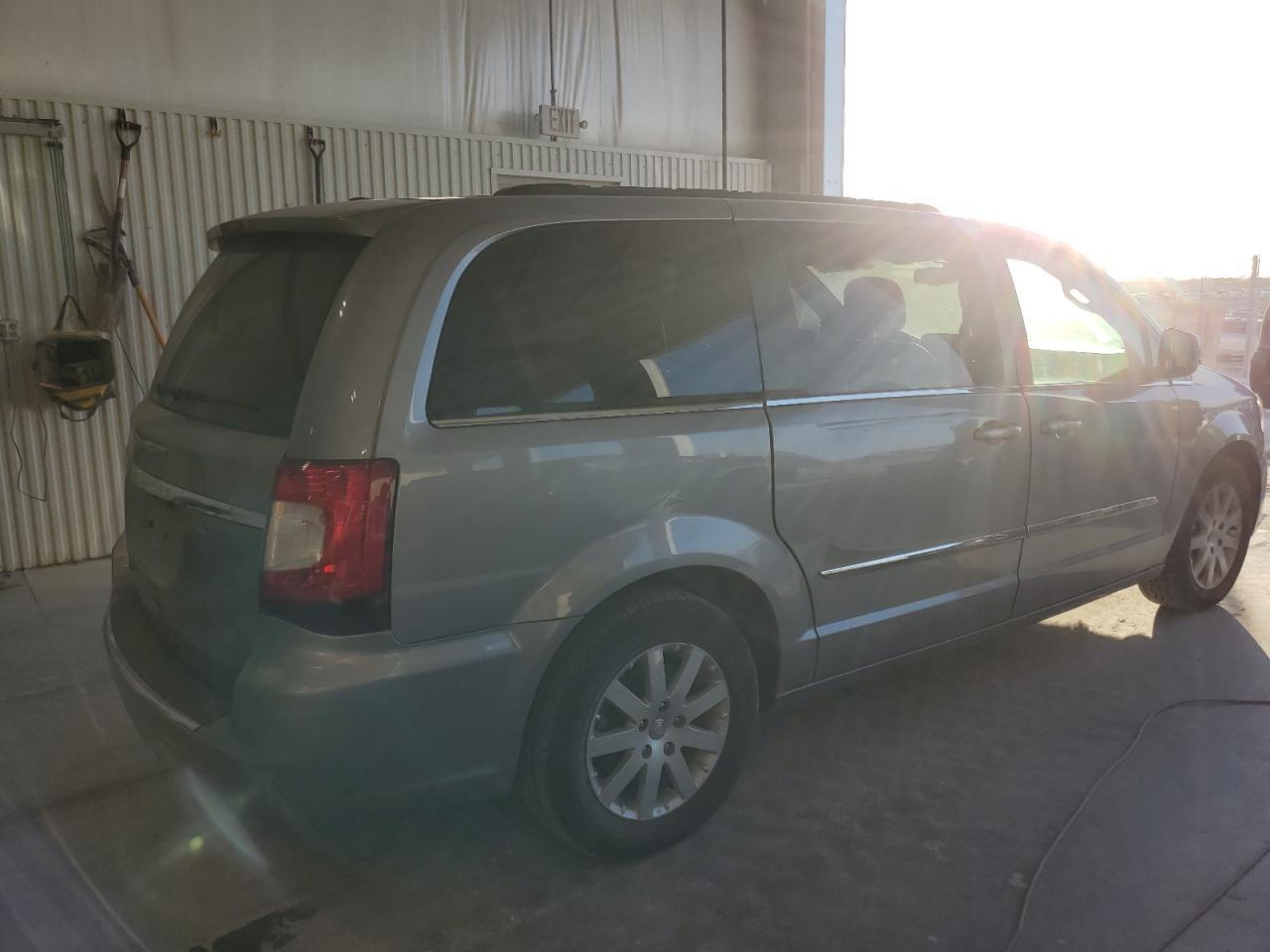 2015 Chrysler Town & Country Touring - Фото 3