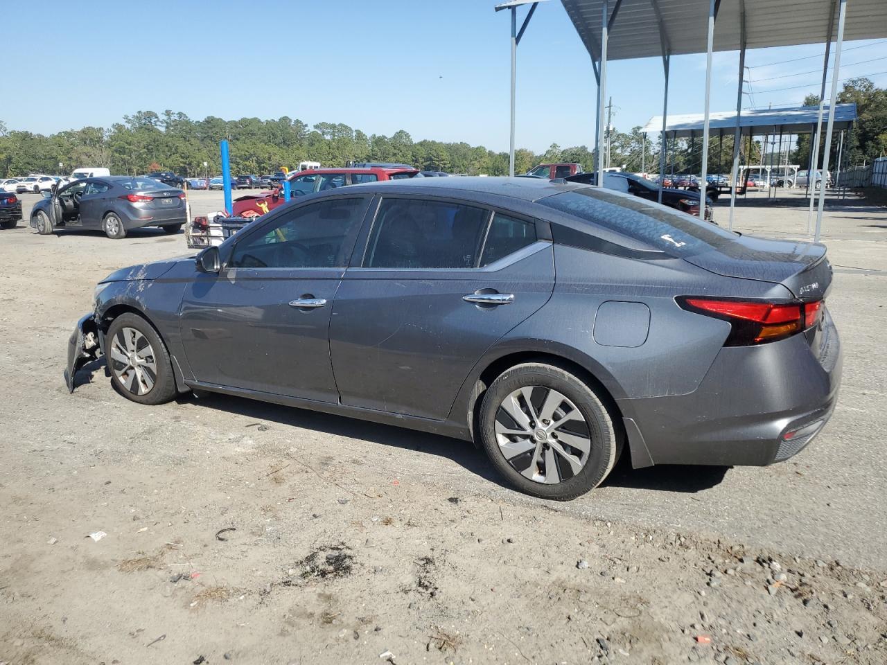 2019 Nissan Altima S - Фото 2