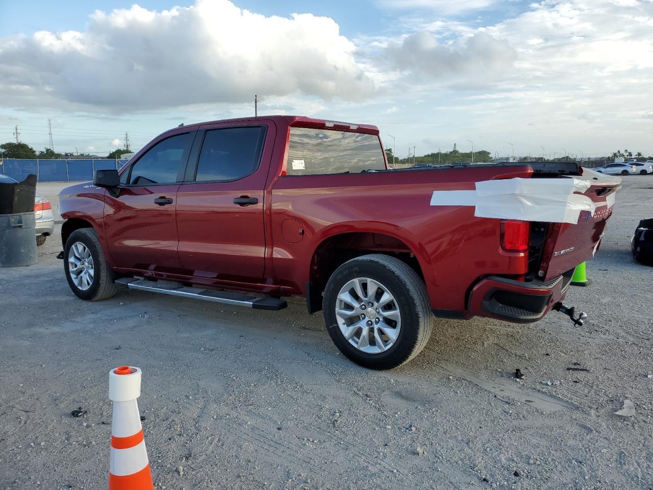 2022 Chevrolet Silverado Ltd C1500 Custom - Фото 2