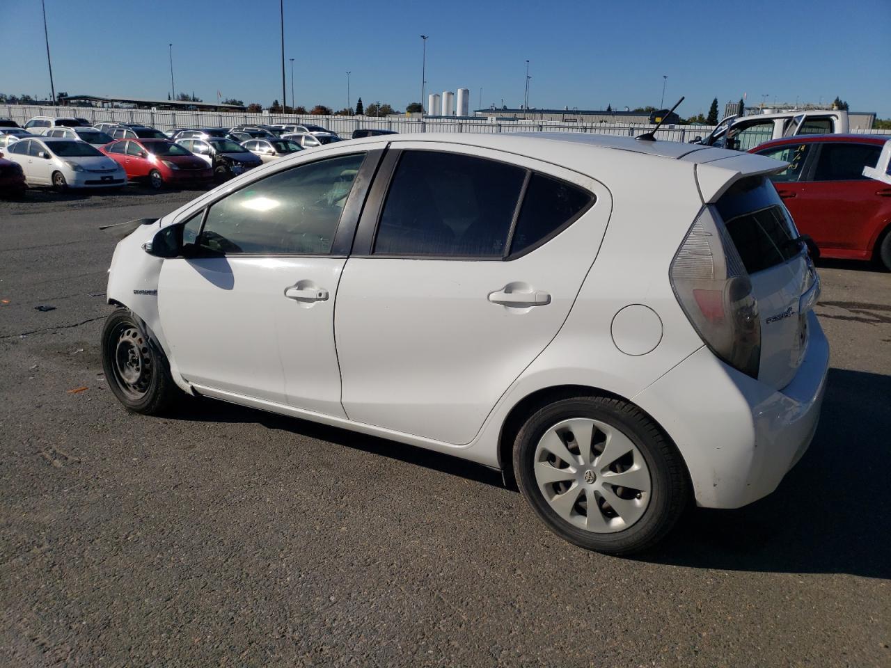 2012 Toyota Prius C One - Фото 2