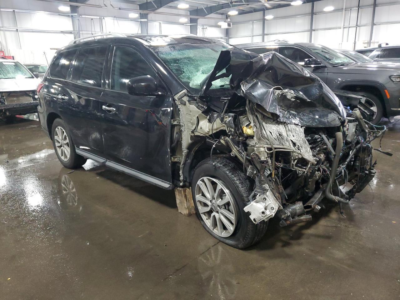 2015 Nissan Pathfinder S - Image 4