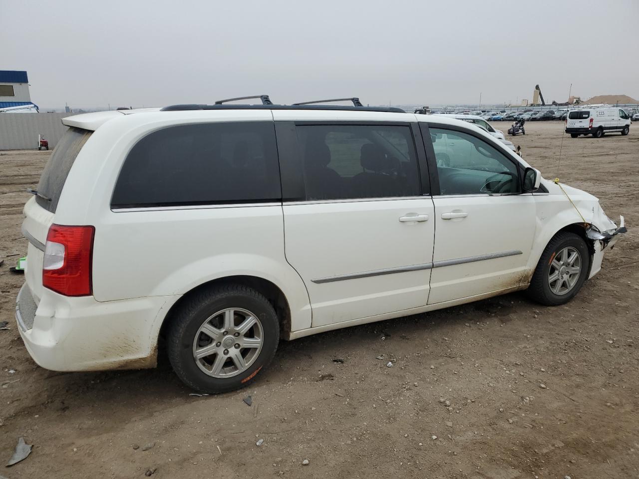 2012 Chrysler Town & Country Touring - Фото 3