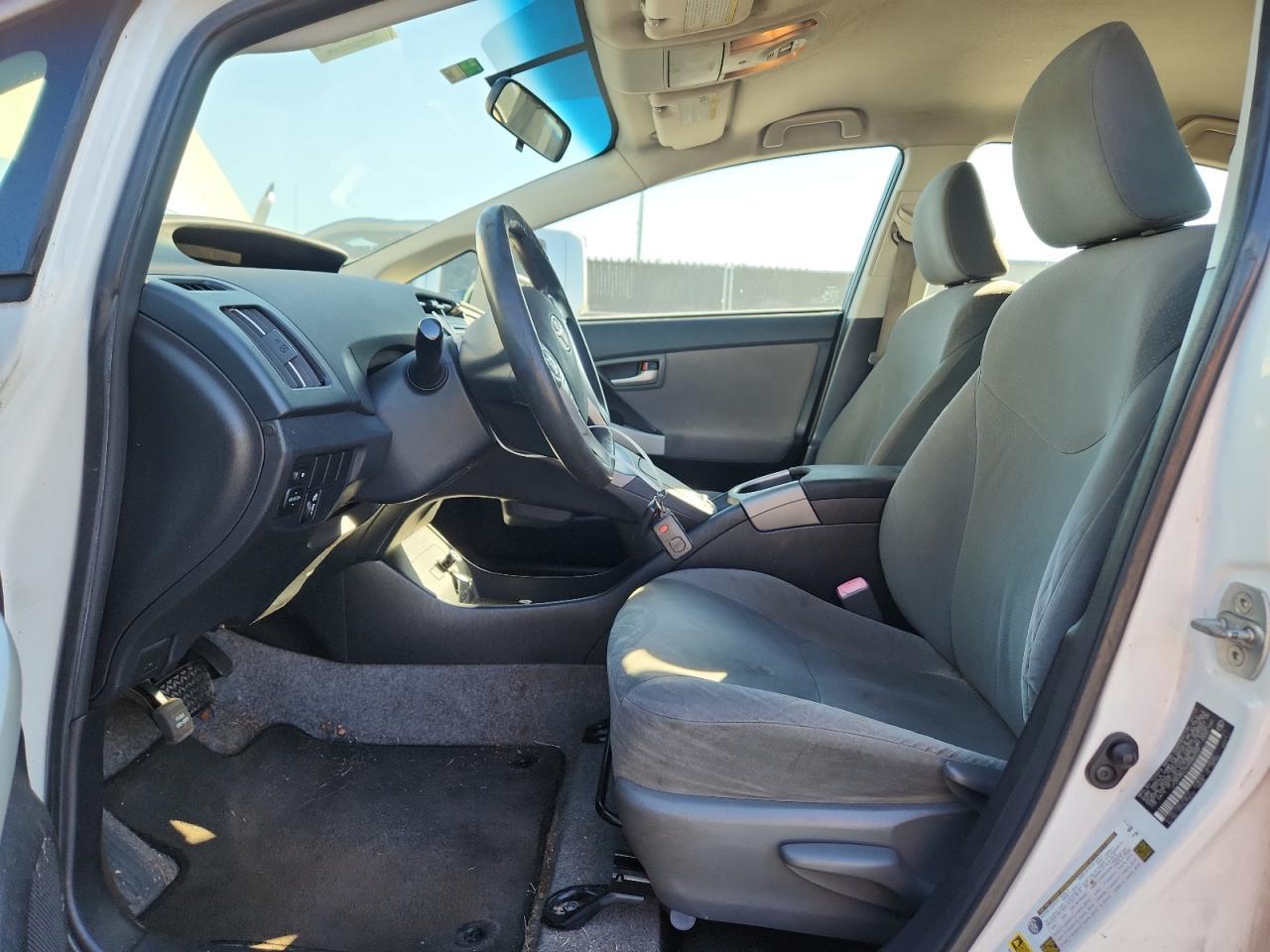 2013 Toyota Prius - Фото 7