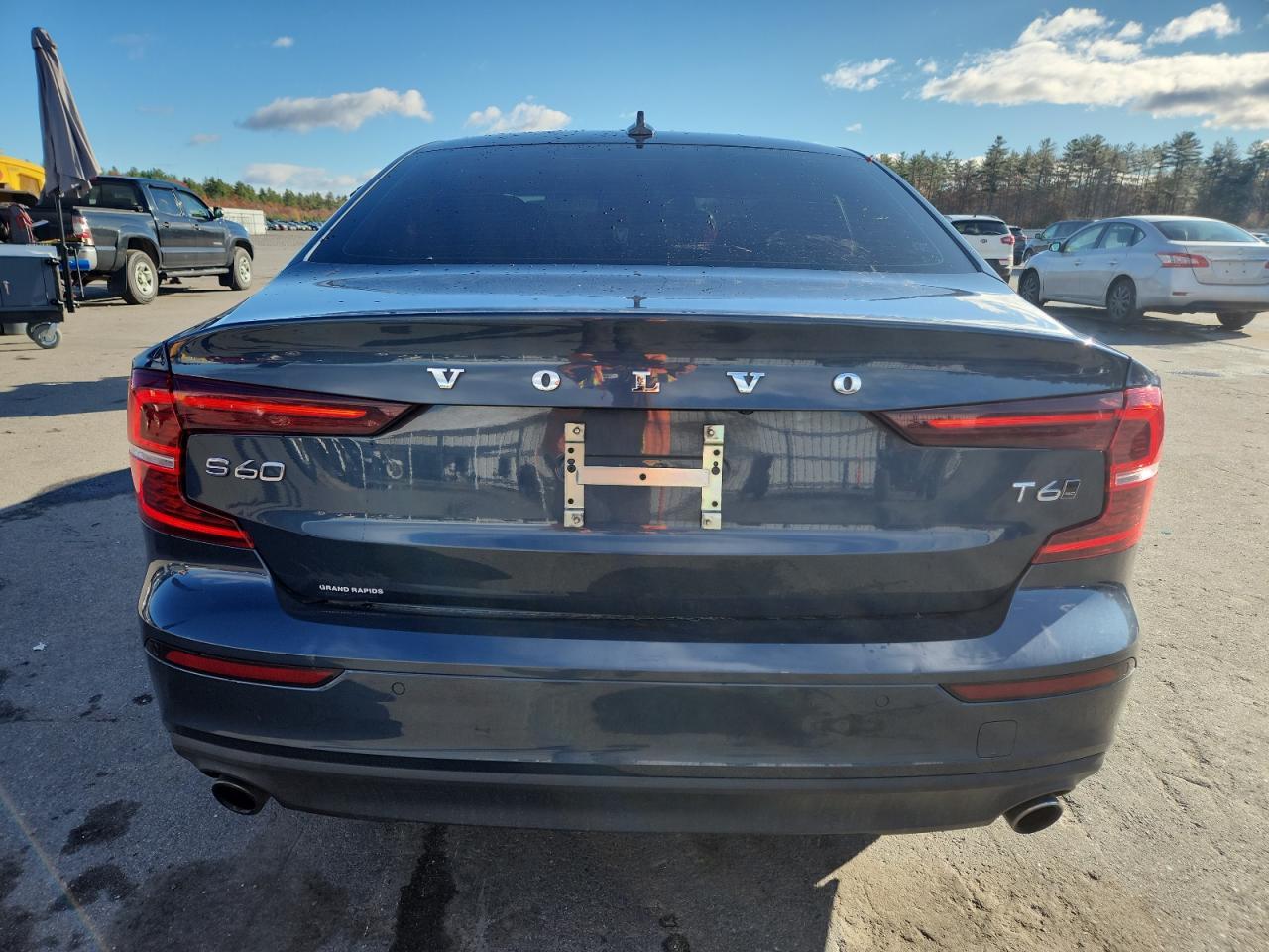 2019 Volvo S60 T6 Momentum - Image 6