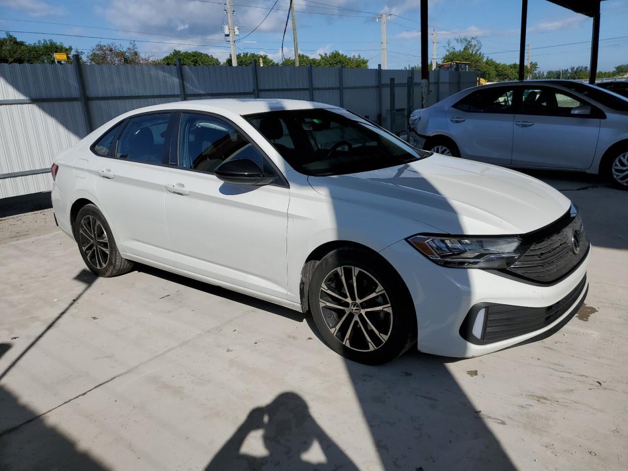 2023 Volkswagen Jetta Sport - Image 4