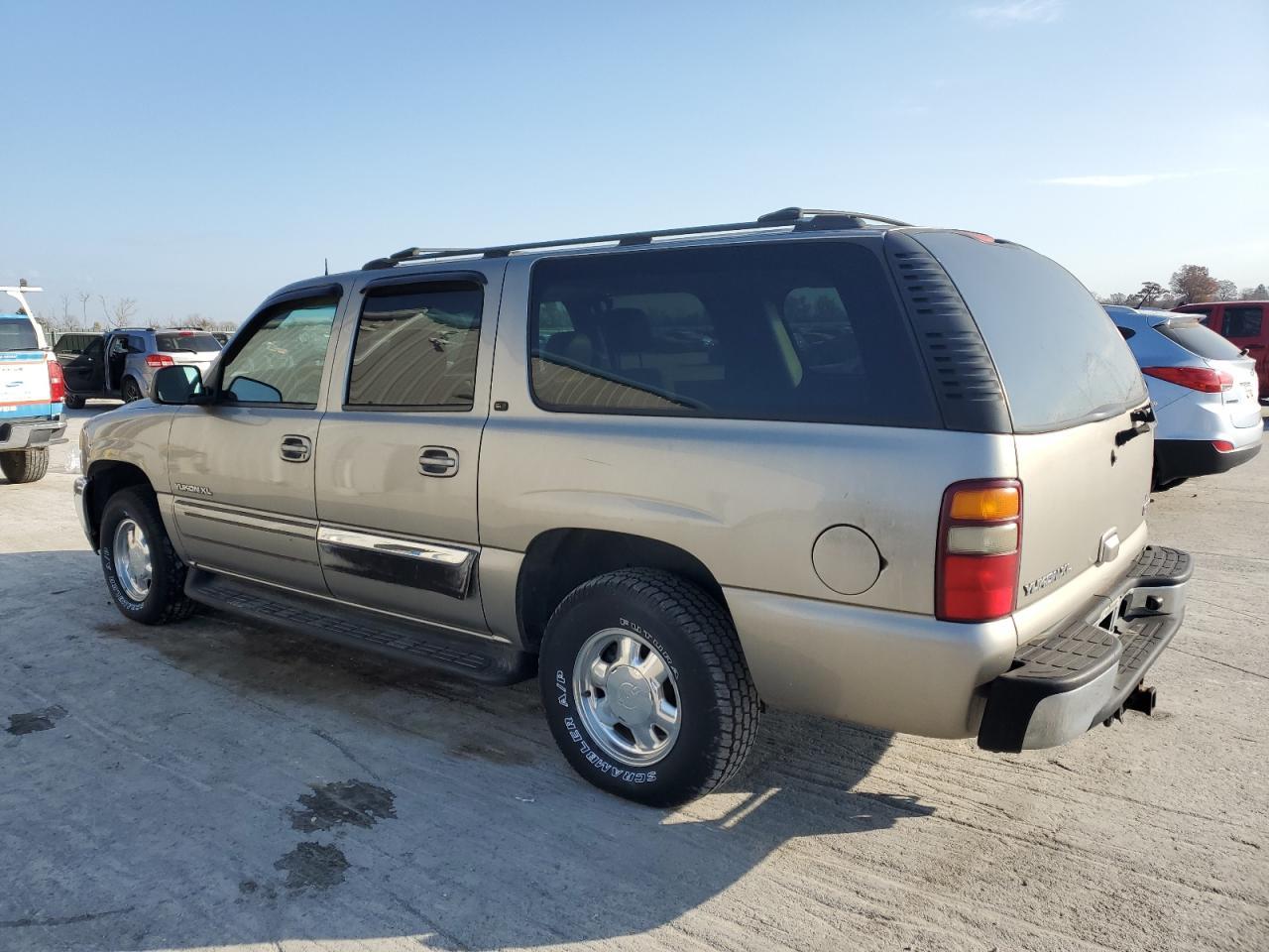 2003 GMC Yukon Xl C1500 - Image 2