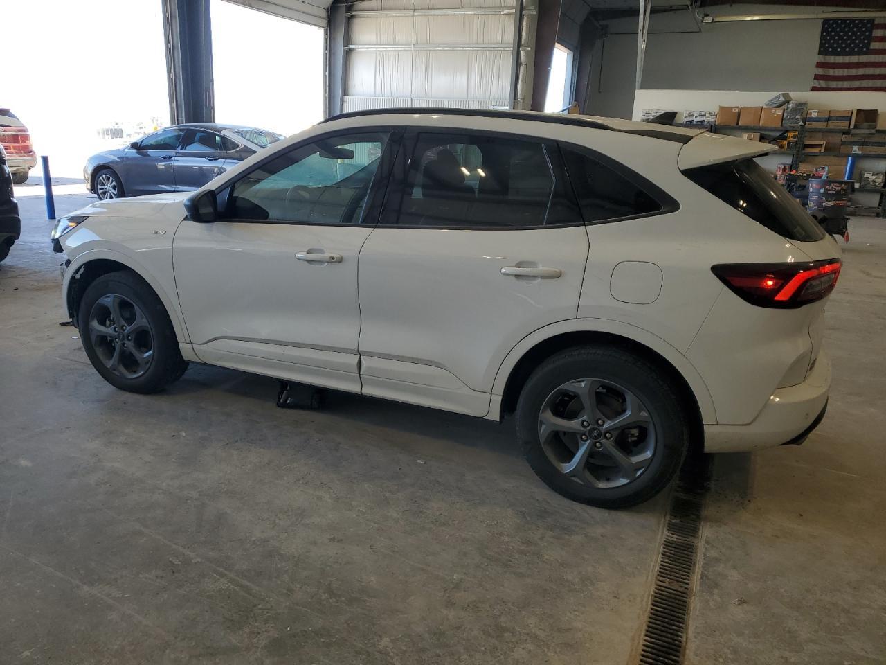 2023 Ford Escape St Line - Фото 2