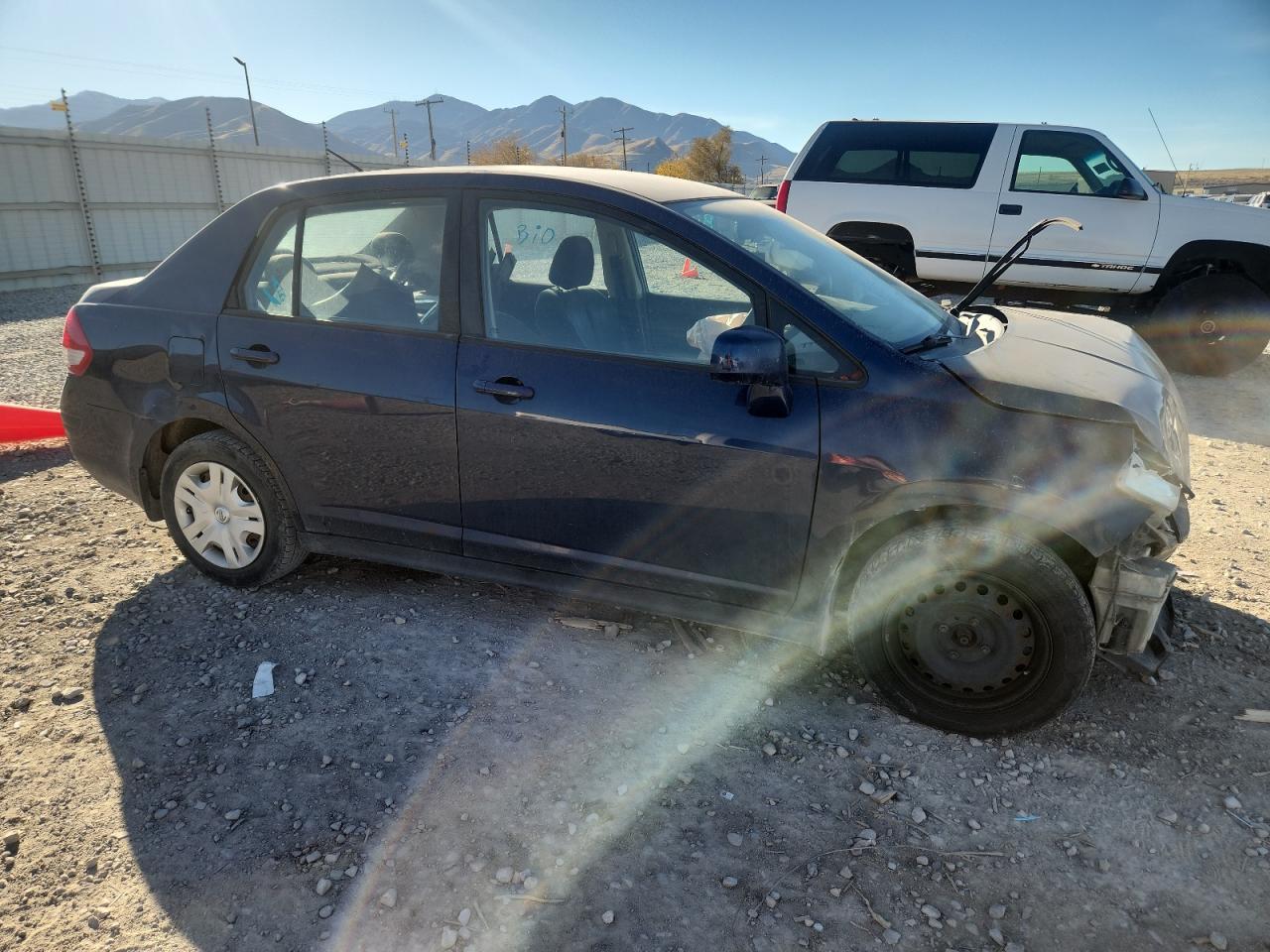 2010 Nissan Versa S - Фото 4