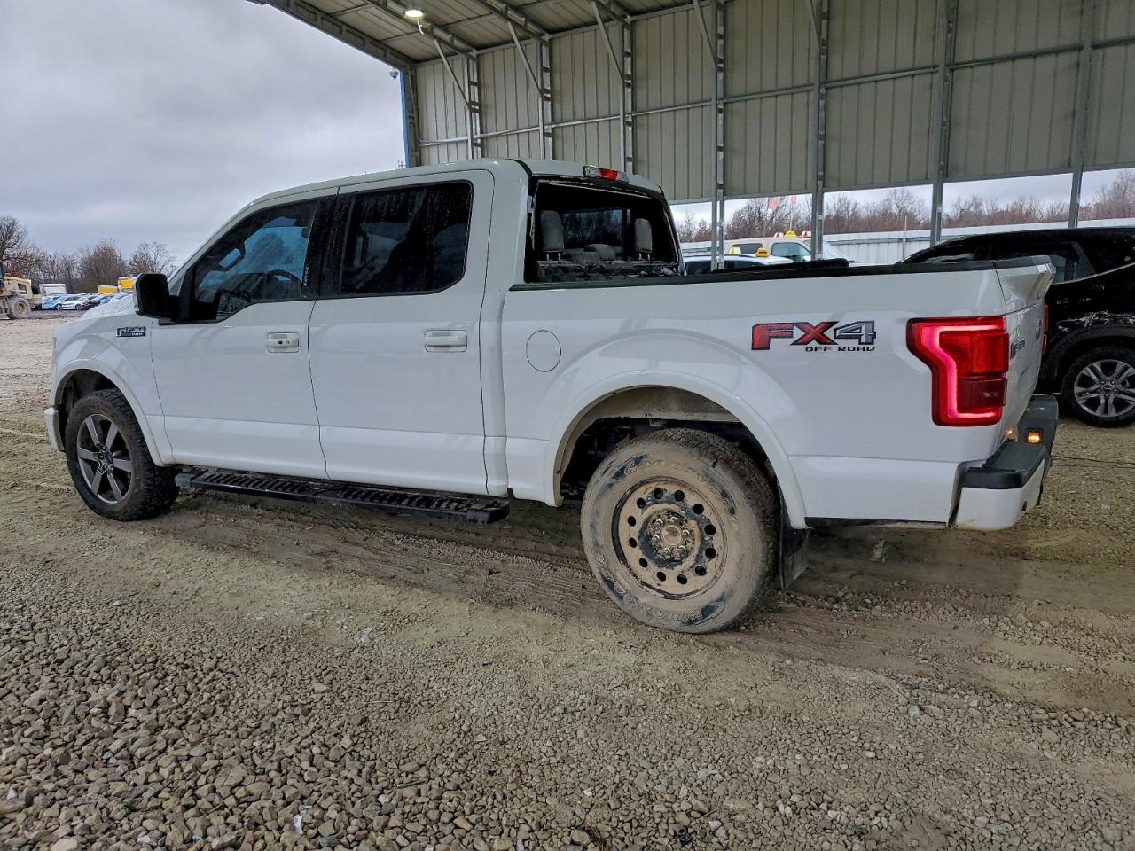 2015 Ford F150 Supercrew - Фото 2