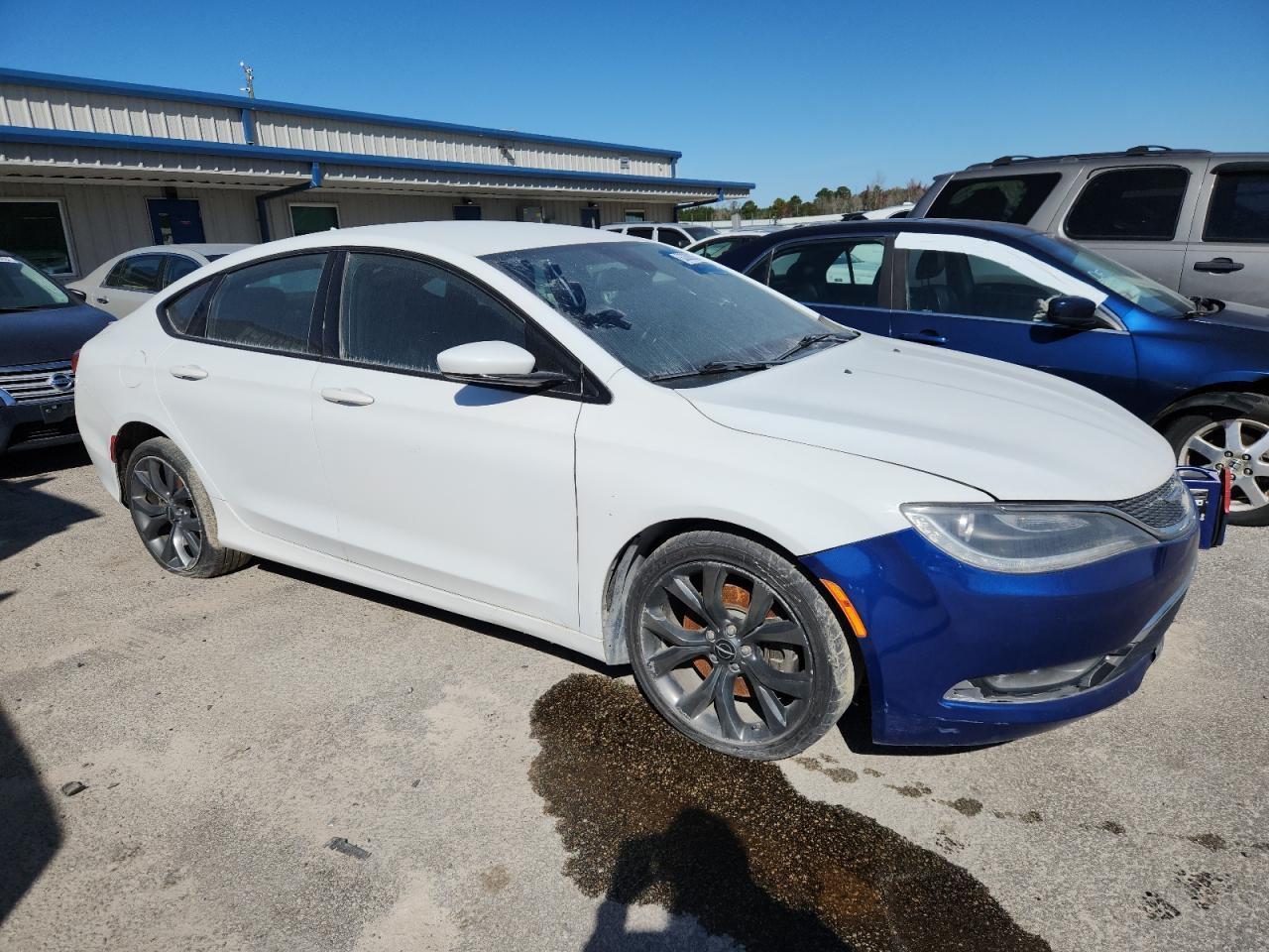 2016 Chrysler 200 S - Image 4