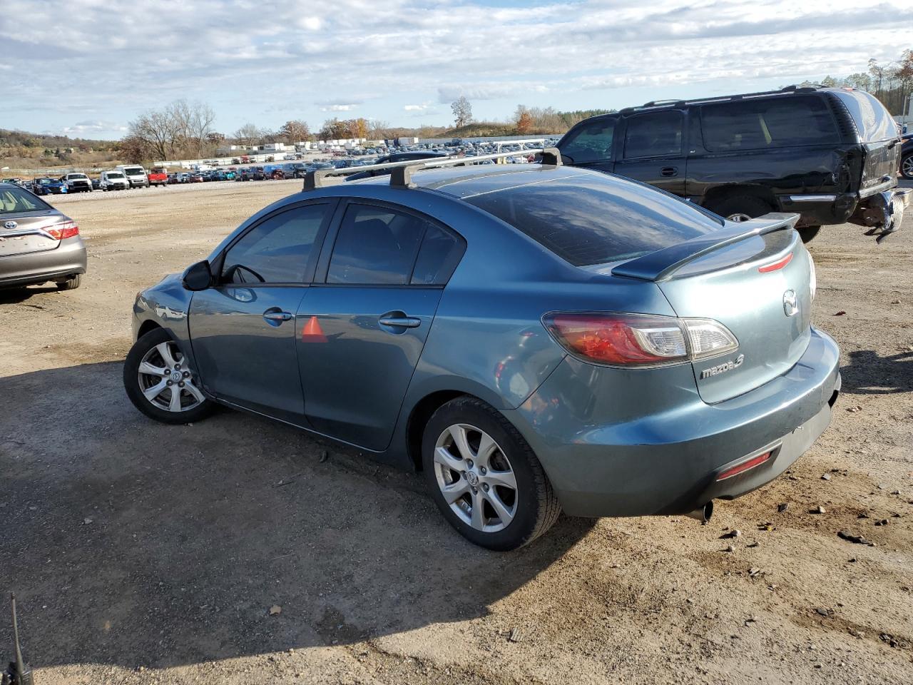2011 Mazda 3 I - Фото 2