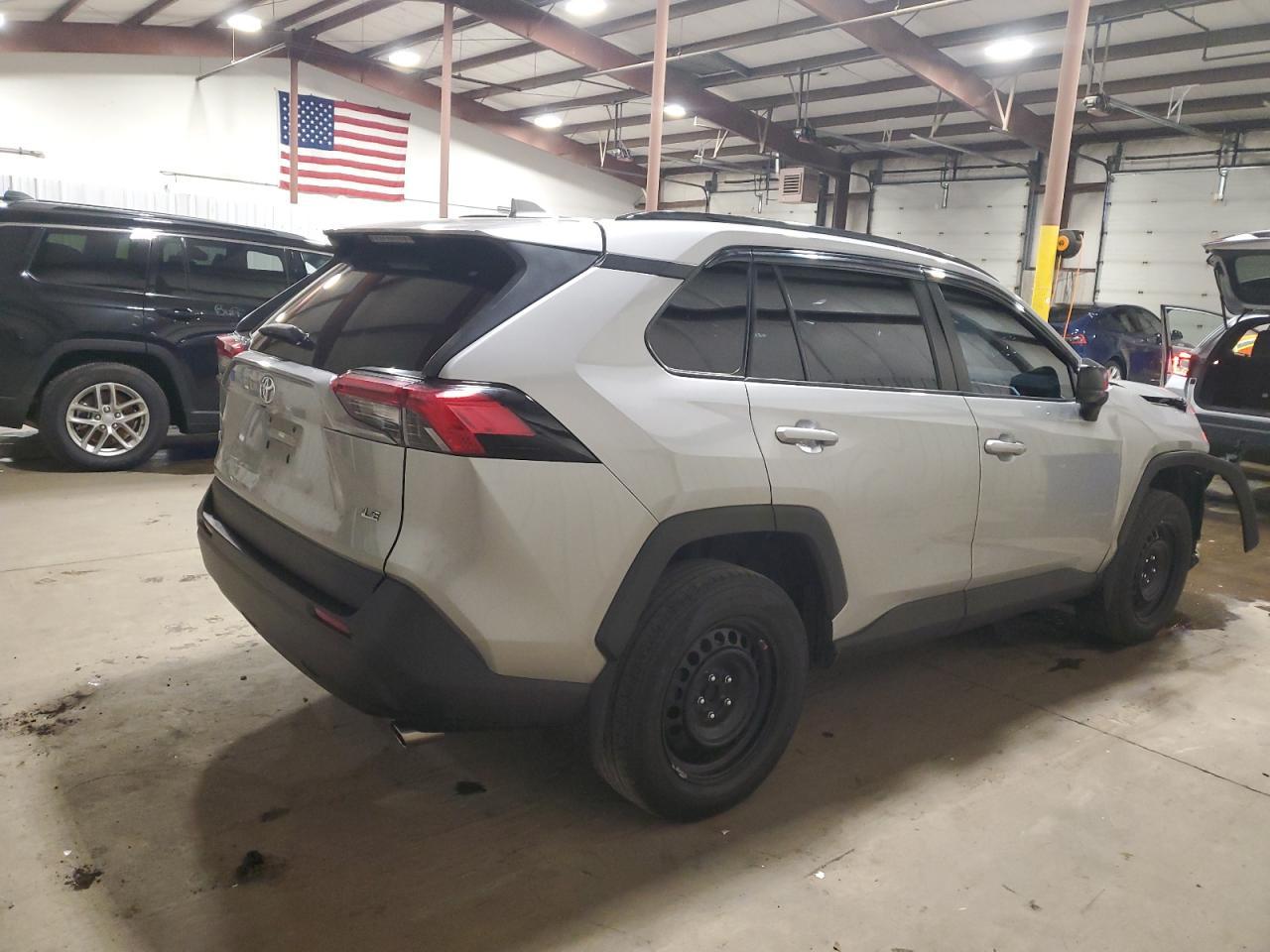 2019 Toyota Rav4 Le - Image 3