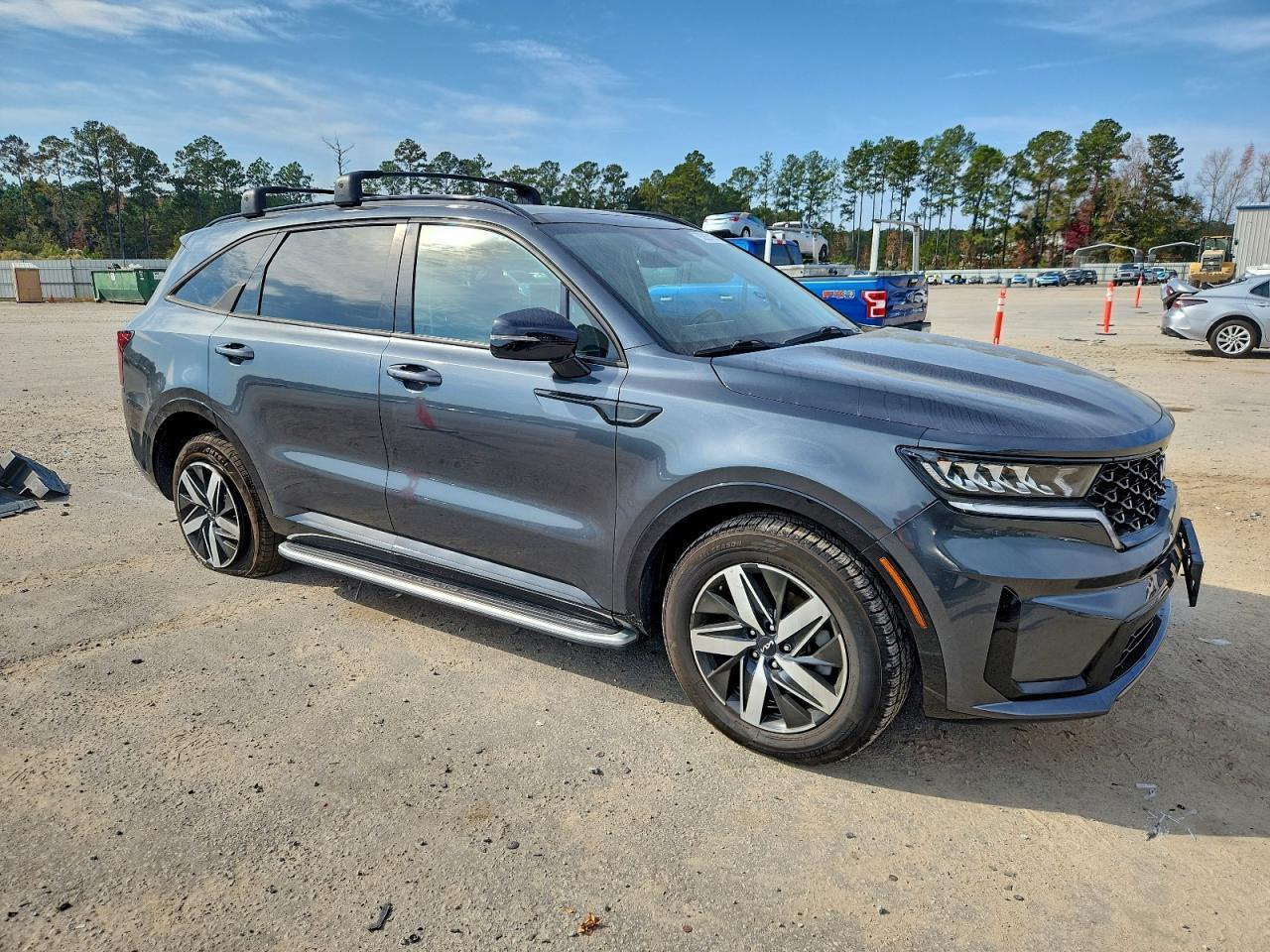 2022 Kia Sorento S - Image 4