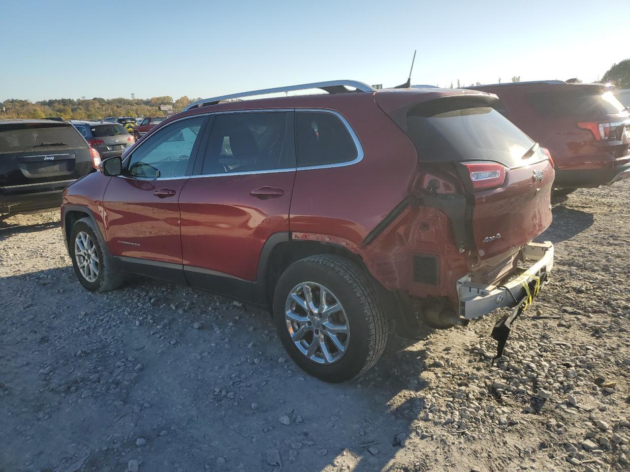 2016 Jeep Cherokee Latitude - Image 2