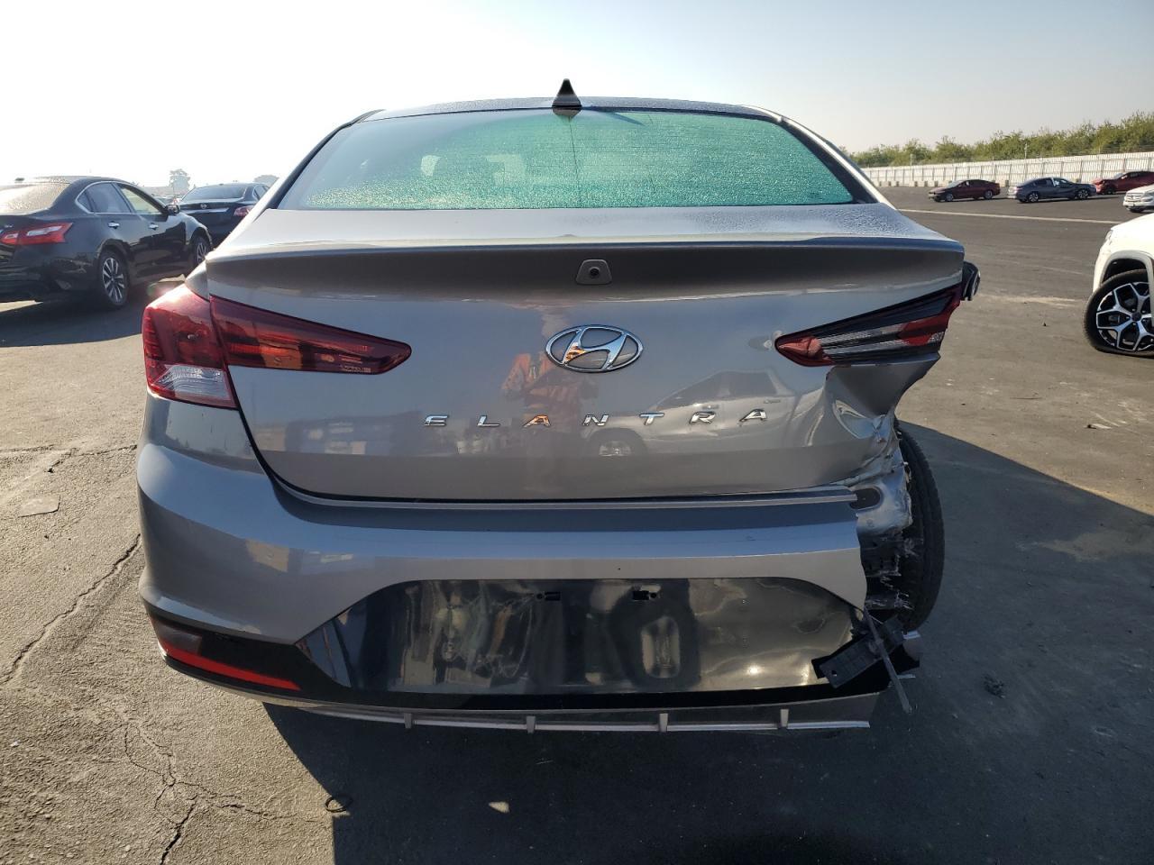 2020 Hyundai Elantra Sel - Фото 6