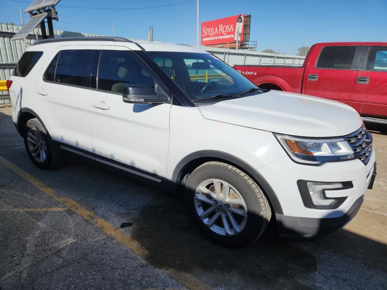 2016 Ford Explorer Xlt - Image 4