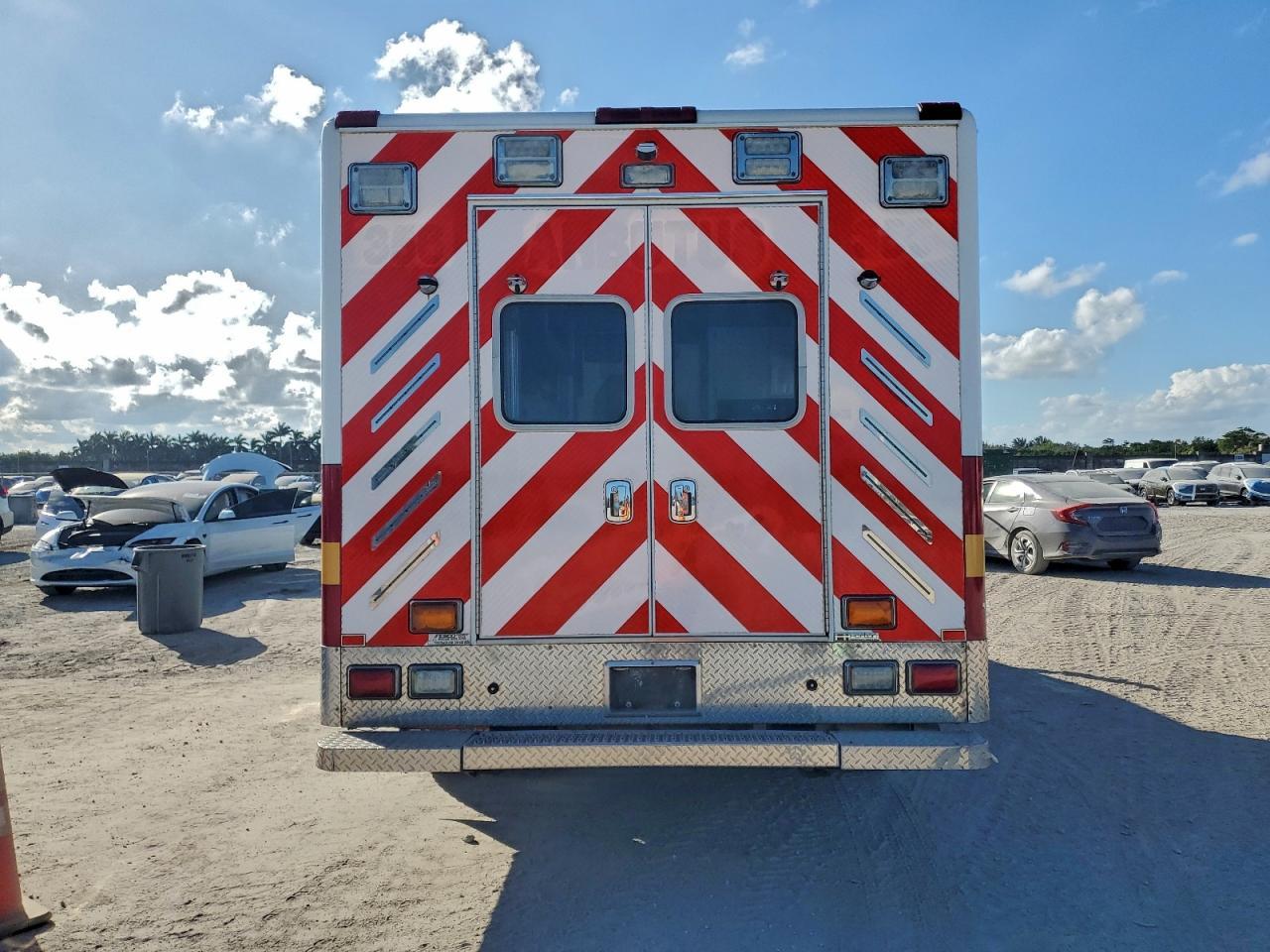 2015 Ram 5500 Ambulance - Image 6