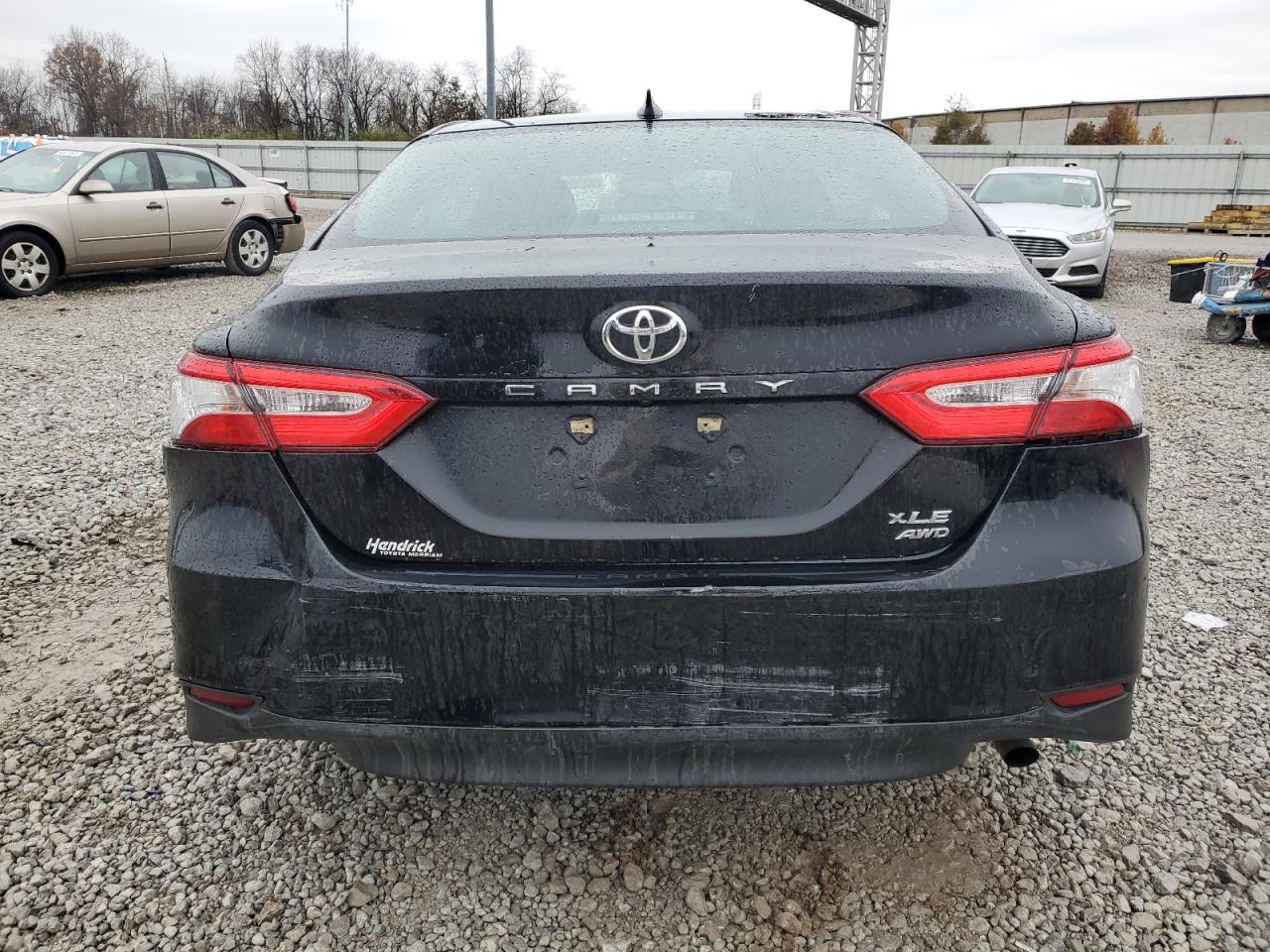 2020 Toyota Camry Le - Фото 6